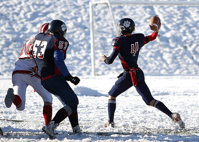 勇士轰炸马刺！全队三分大爆发，库里轻松带走胜利.