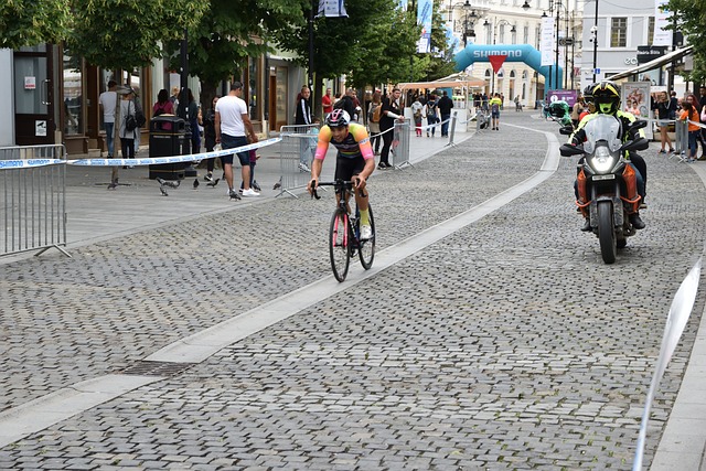 [英超]“红军”完胜“喜鹊” 领跑优势扩大.